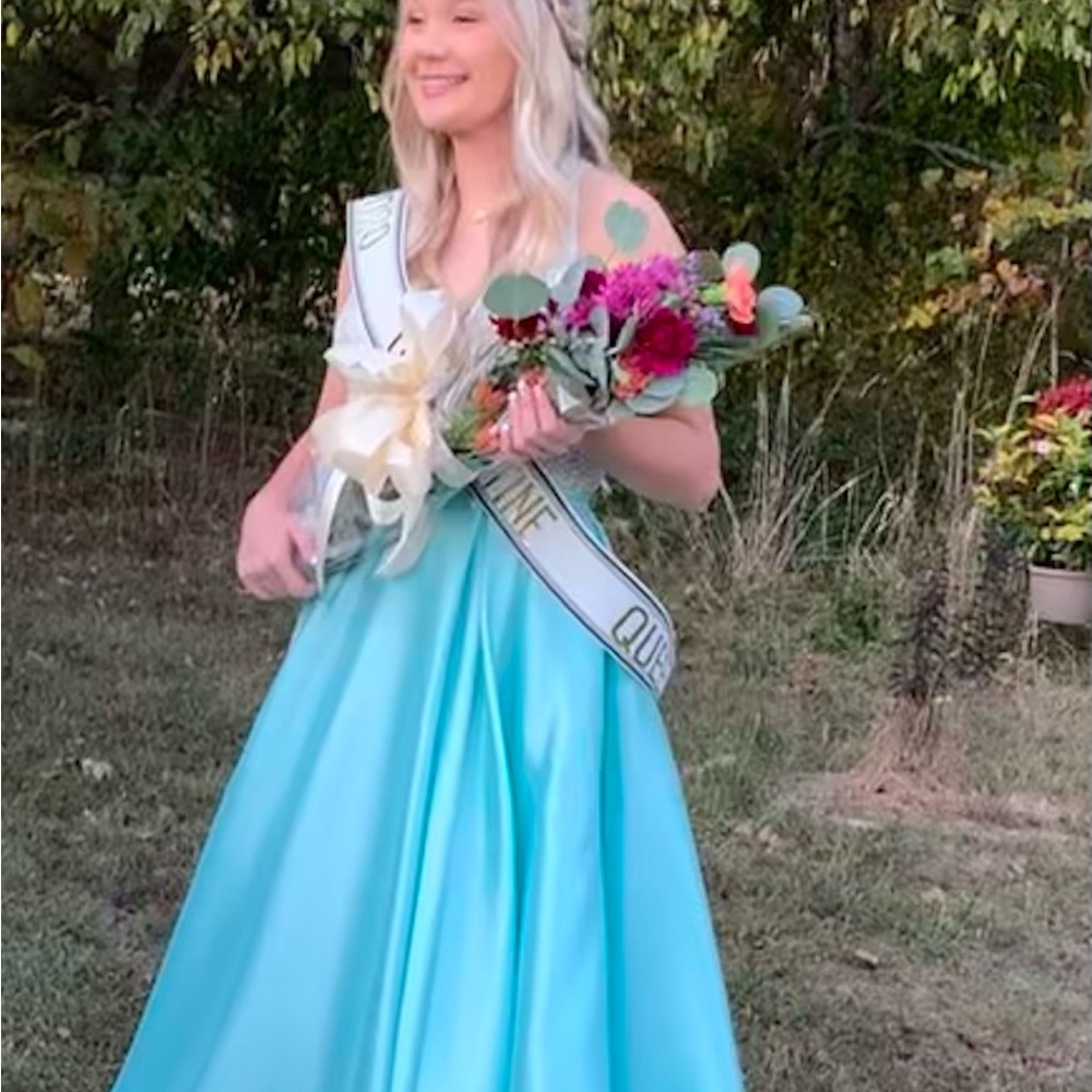 Formal - Picture 3 of 7